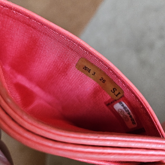 CHANEL Goatskin Camellia Embossed Card Holder Magenta Coral Pink - Picture 6 of 16